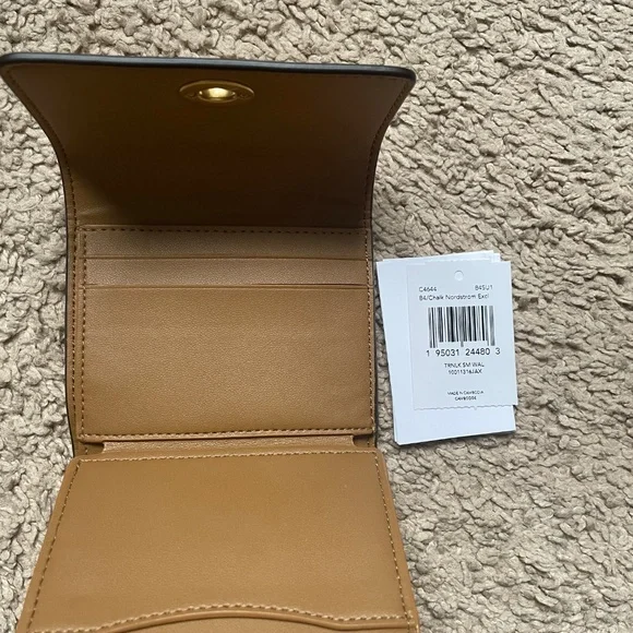 Coach Turn Lock Wallet - Chalk - Picture 8 of 10